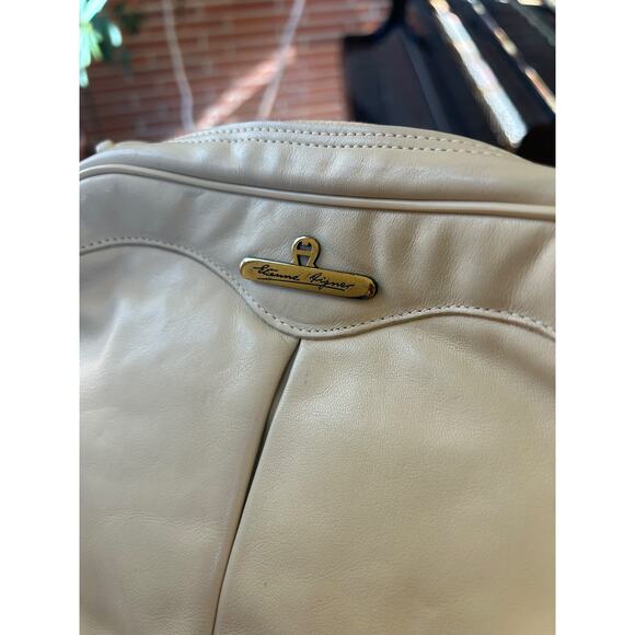 Vintage Y2K Etienne Aigner Mini Shoulder Bag in Ivory with Gold Accents - Picture 5 of 5